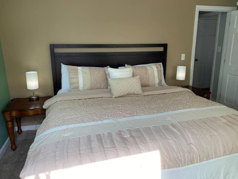 Sunny One Bedroom In Historic Downtown Ντόβερ Εξωτερικό φωτογραφία