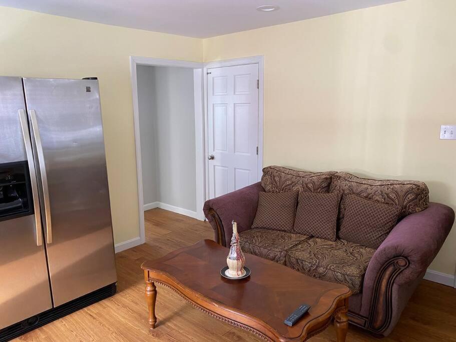 Sunny One Bedroom In Historic Downtown Ντόβερ Εξωτερικό φωτογραφία