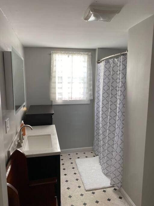 Sunny One Bedroom In Historic Downtown Ντόβερ Εξωτερικό φωτογραφία